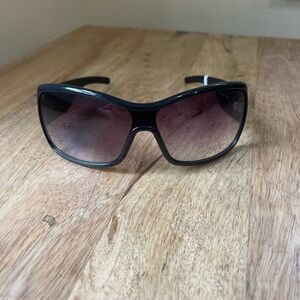 Ralph Lauren sunglasses, New without the original box, model RA7582S